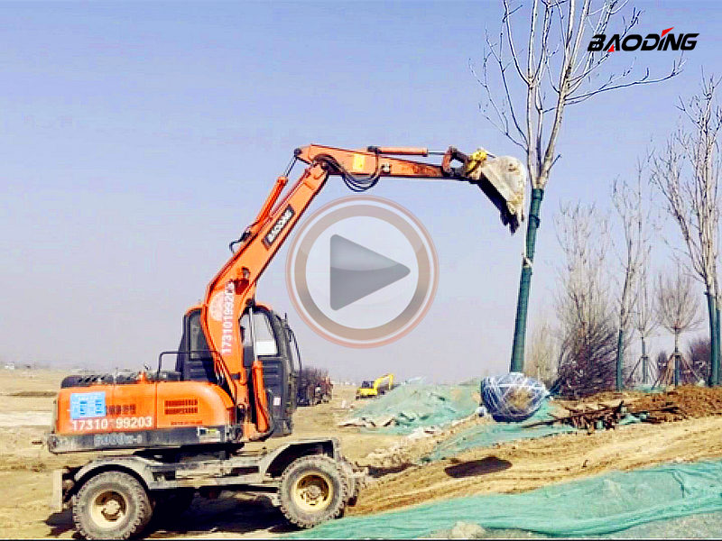 寶鼎BD80W輪式小挖掘機(jī)工作視頻 寶鼎BD80W輪式小挖掘機(jī)工作視頻